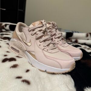 Nike Airmax Women's Pink and Rose Gold Sneakers
